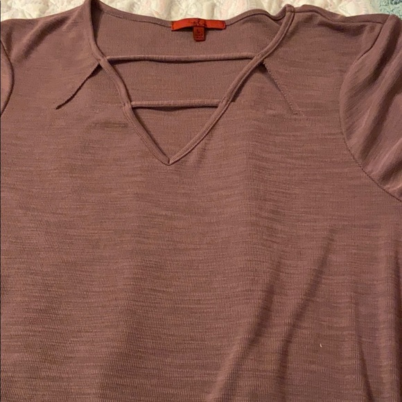 Buckle Tops - A nice purple shirt!